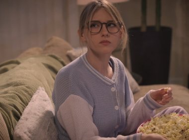 Melody Marks：《在电影之夜里寻欢》戴眼镜的Melody喜欢吗？